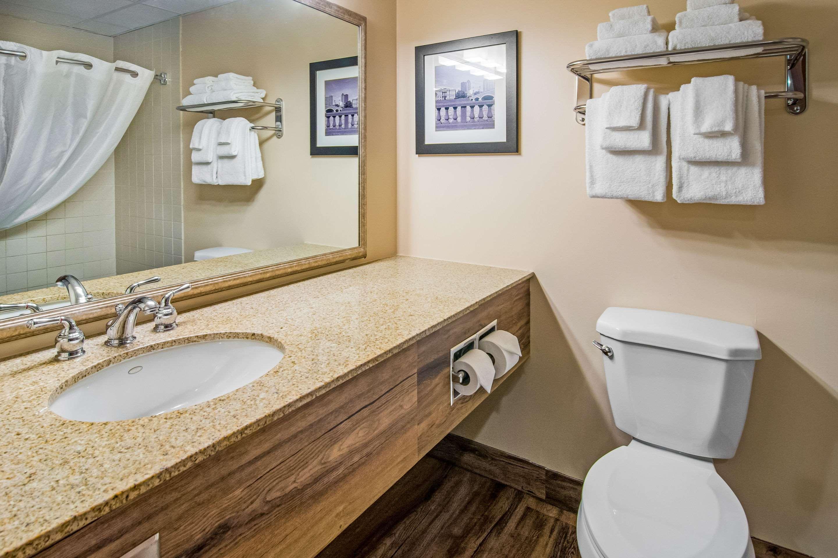 Quality Inn & Suites Virginia Kültér fotó